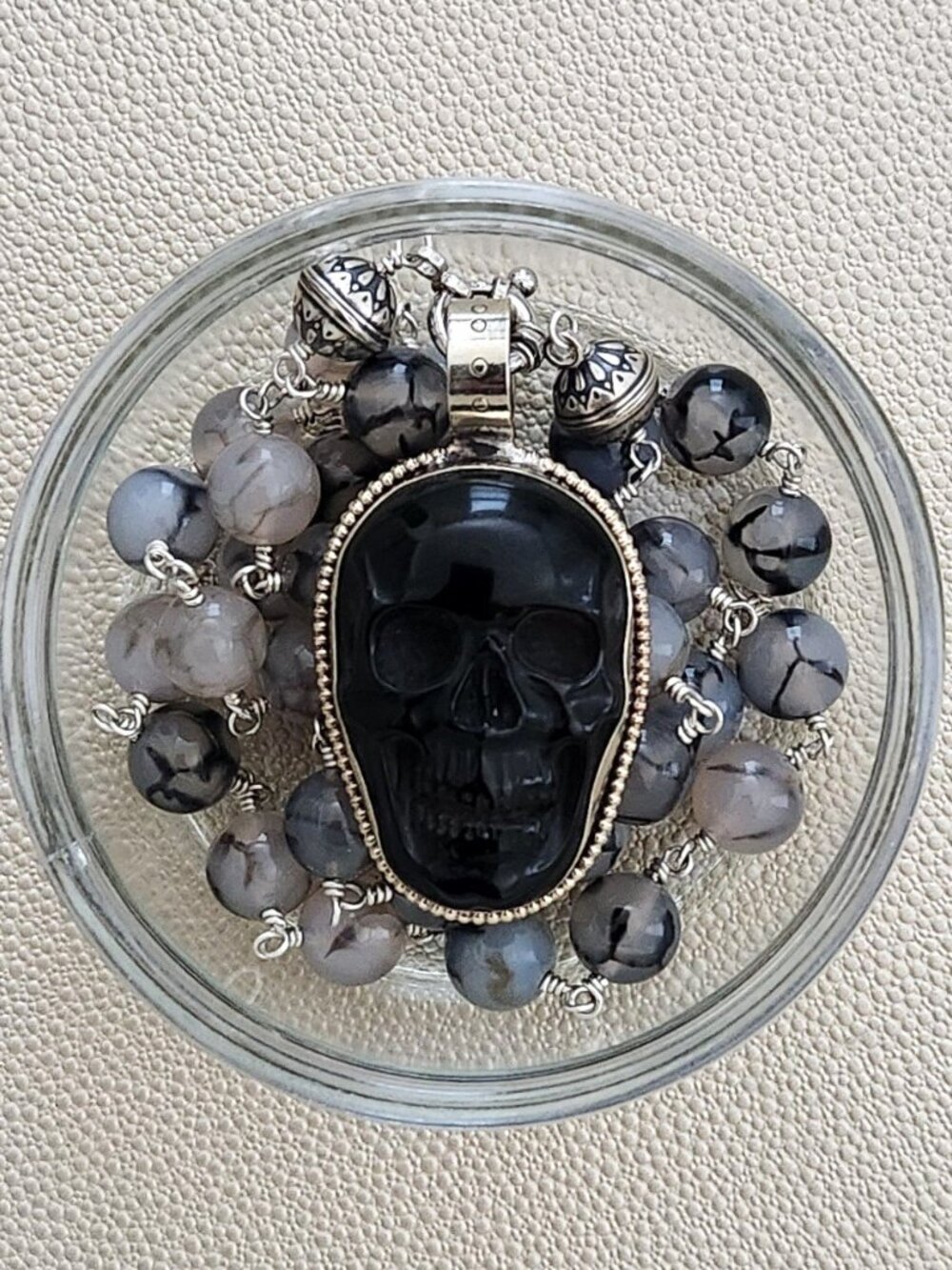 BLACK WHITE DRAGON VEIN AGATE W/ SKULL PENDANT--27"